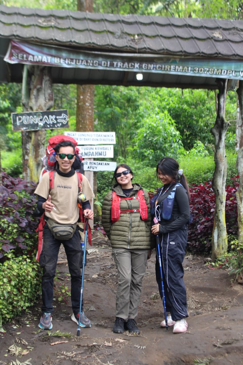 Trip Hike & Camp Min. 4 Orang